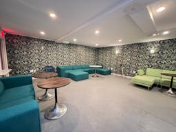 Intimate, Private Luxe Gallery Lounge - Image 2