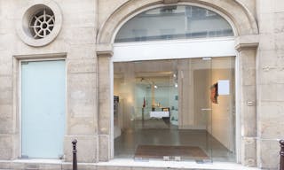 Bright Le Marais Gallery Space - Image 4