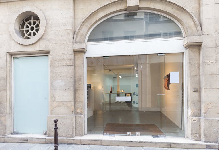 Bright Le Marais Gallery Space - Image 4
