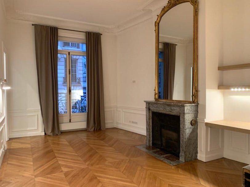 200 sqm Unique Showroom on Rue Boissière, Paris 75116