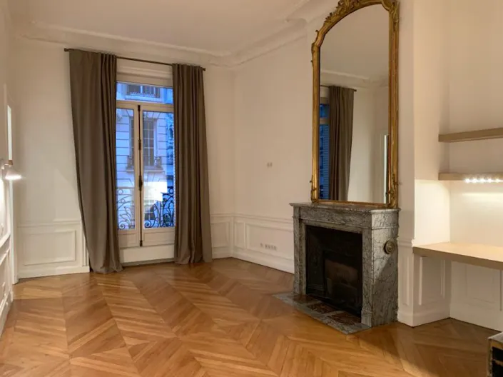 Showroom 75116 Paris - Image 2