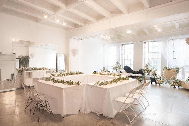 DTLA Grand Loft with High Ceilings - Image 3