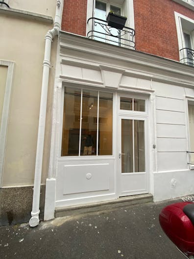 An atypical loft-style space near Montmartre - Image 2