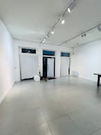 ESPACE DOUBLE NIVEAU – MARAIS – 140 M² – VITRINE SUR RUE – IDEAL FASHION WEEK & ÉVÉNEMENTS - Image 2