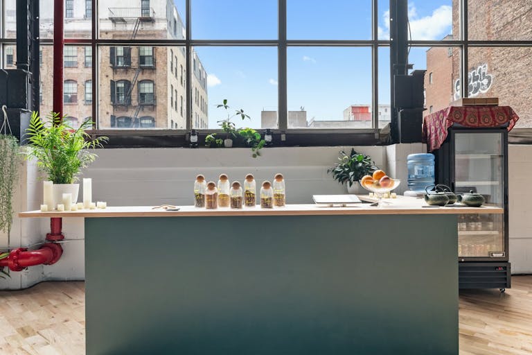 A Real Brooklyn ?: 4,400 Sq Ft Loft in DUMBO with Hardwood Floors, High Ceilings, Natural Light, and Premium Sound & Lighting?Perfect for Any Event! - Image 3