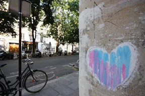 Chic Pop Up Boutique on rue de Turenne - Image 8