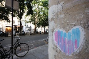 Chic Pop Up Boutique on rue de Turenne - Image 8