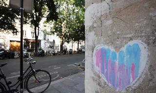 Chic Pop Up Boutique on rue de Turenne - Image 8