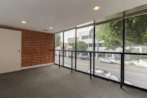 Trendy Building in Beverly Hills - Image 2