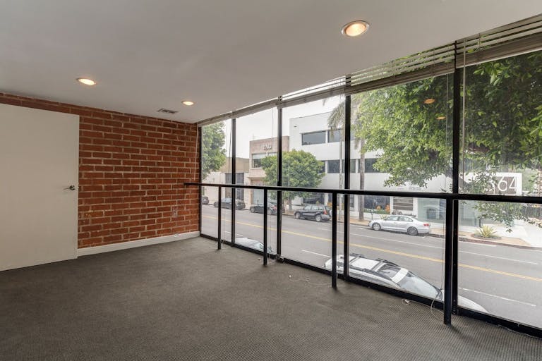 Trendy Building in Beverly Hills - Image 2