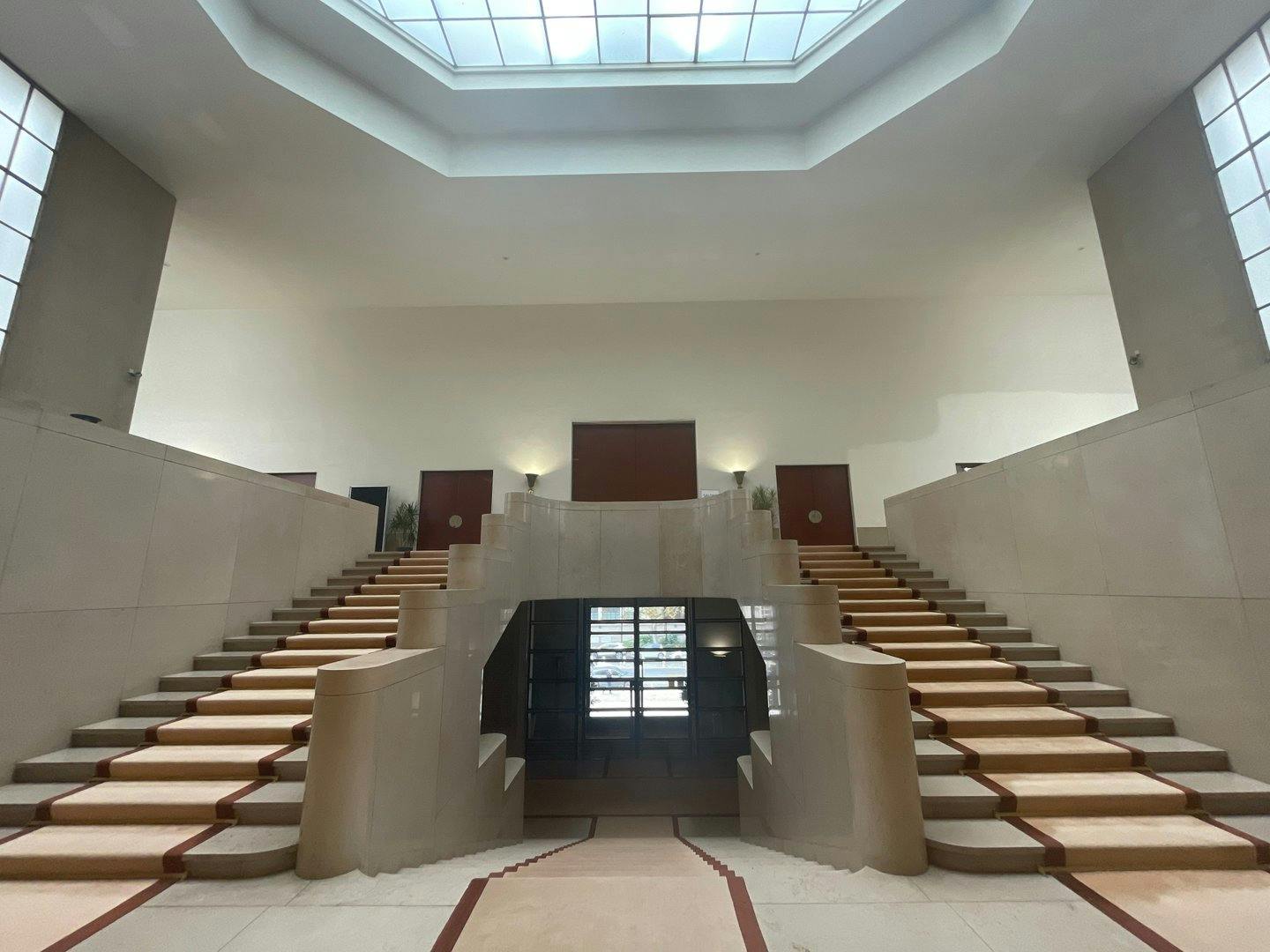 2,000 sqm Art Deco Grand Hall in Boulogne-Billancourt
