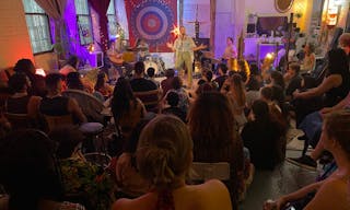 Beautiful and Versatile Open Loft Studio - Image 9