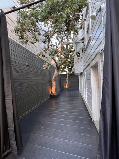 A modern retail space with attached garden and garden office - Image 3