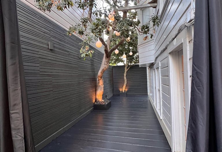 A modern retail space with attached garden and garden office - Image 3