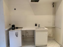 Beautiful Showroom in Saint-Germain - Image 16