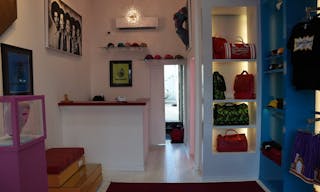 Beautiful boutique space in the heart of the Fairfax District - Image 4