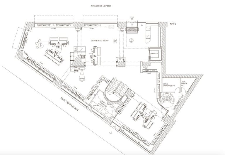 Corner Boutique - Paris Near Opera Area - Ideal Flagship Boutique - Image 2