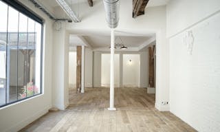 Unique Showroom in Paris 10th - Image 2