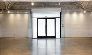 Beautiful Warehouse in South Park - Image 5