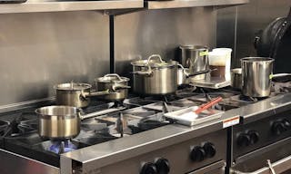 Silverlake Event Venue with Bar, Kitchen, Patio and Gated Parking - Image 7