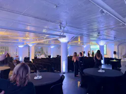 Showroom Space in Fashion District - Image 11