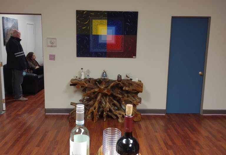 Lakeview / Roscoe Village Art Gallery Space in Chicago - Image 3