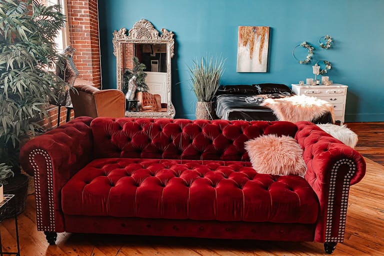 Industrial Riverside Creative Studio Loft - Image 1