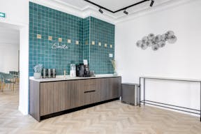 Haussmannian Event Apartment: Corporate Seminars, Conferences, Showrooms... - Image 6