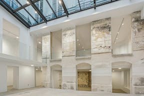 Espace showroom / �v�nement : verri�re, volume et design �pur� - Image 6