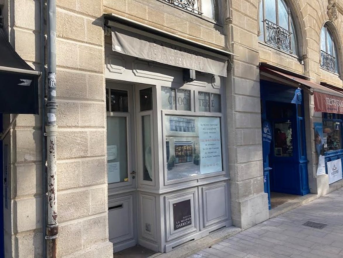 Prime Location Boutique Place Gambetta Bordeaux - Image 1