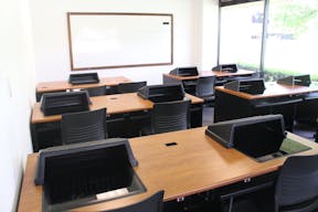 Spacious , quiet and clean room 125 at University of San Jose - Image 13