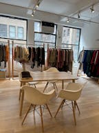 Bright Showroom - Full Rental - Image 1