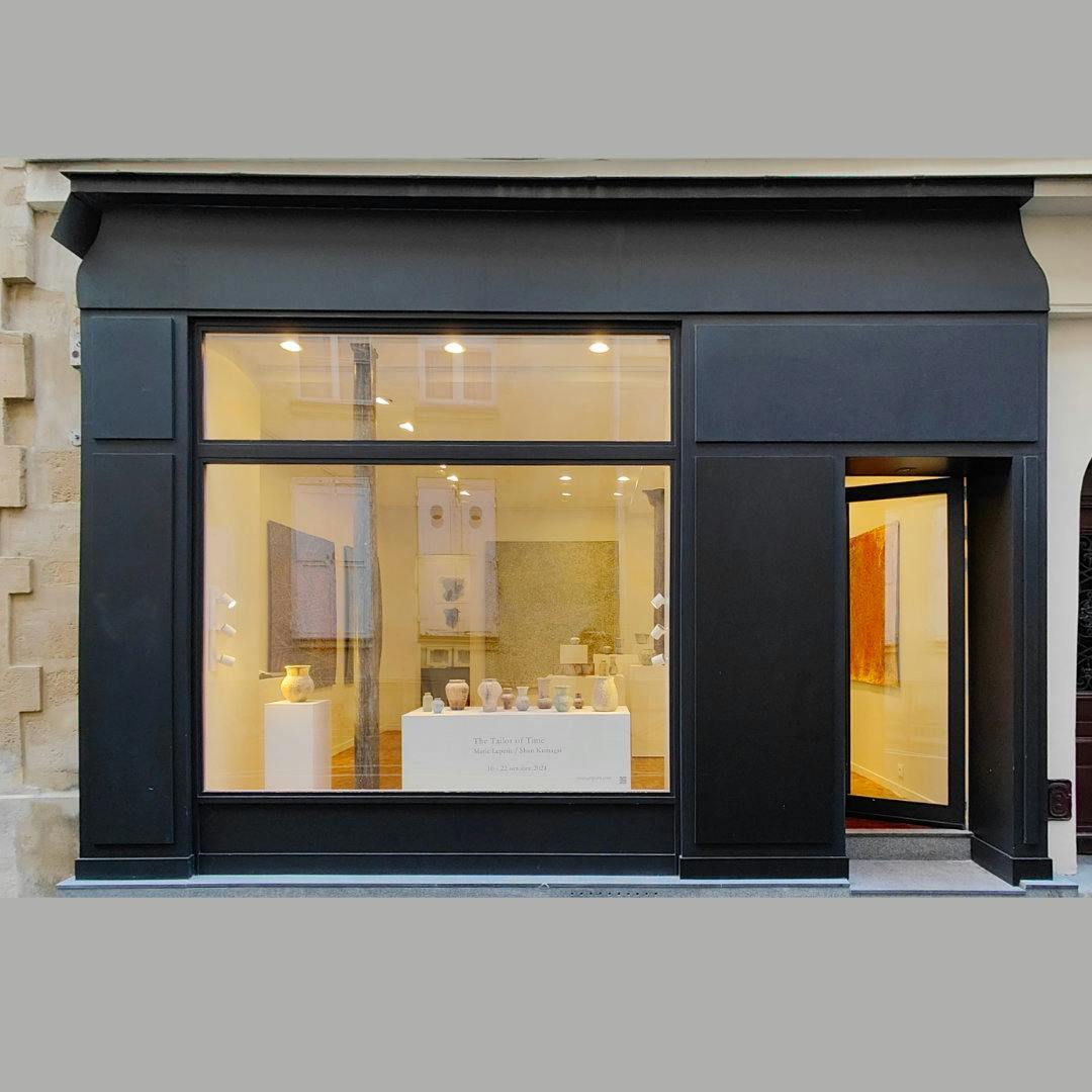 Modern 37 sqm Gallery and Showroom in Le Marais