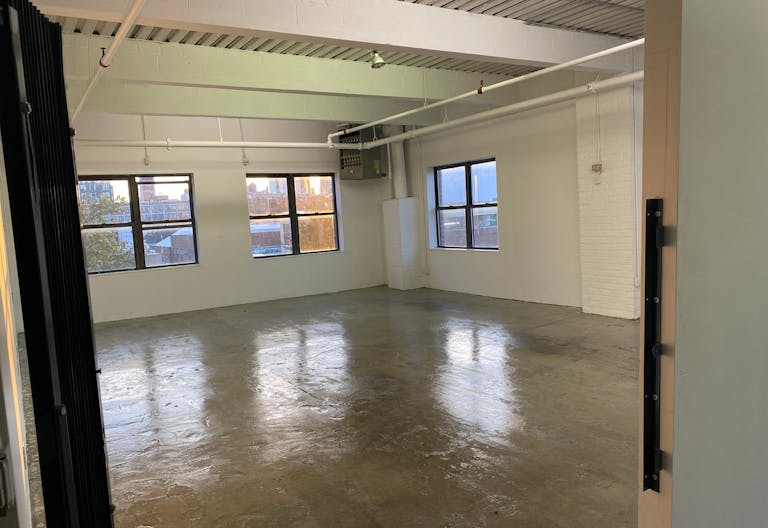 Beautiful Art Gallery in Queens - Image 0