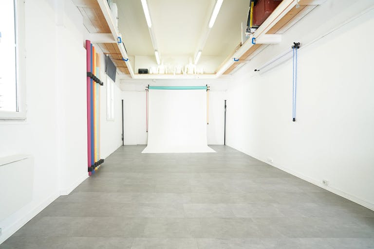 Superbe Photo Studio - avec tous les �l�ments n�cessaires � la bonne r�alisation de vos projets. - Image 0