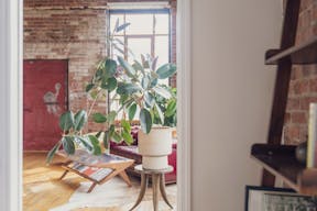Unique Industrial Loft/ Photo Studio w/ amazing Kitchen & Bathroom - Image 8