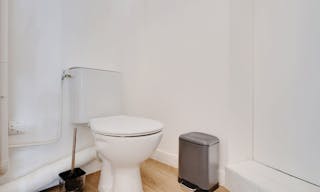 Boutique For Rent Rue Saint-Honor� - Ideal Pop-Up Store / Art Exhibition - Image 9