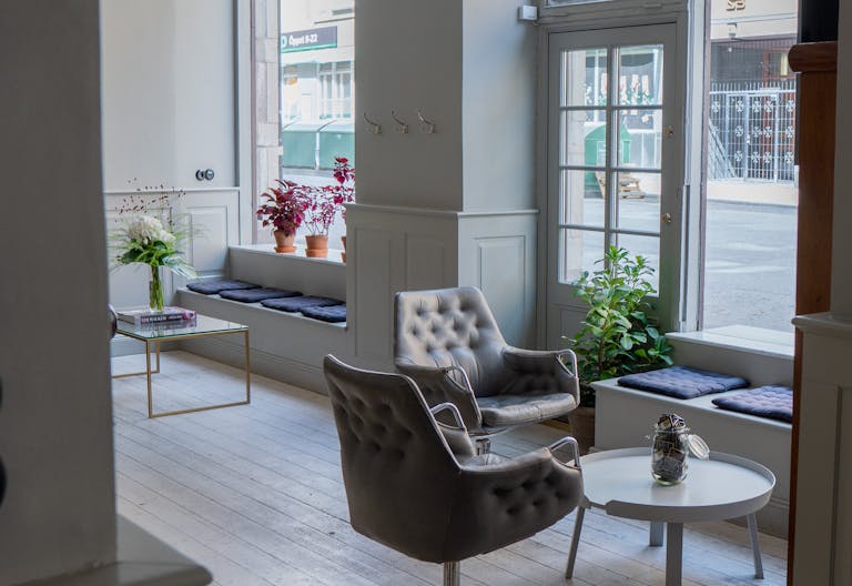 Living Room - Image 2