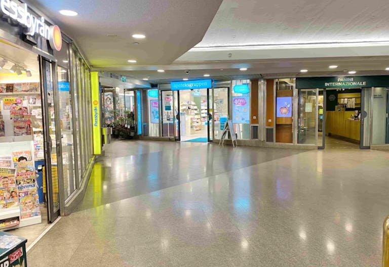 Subway Station Östermalm - Image 2