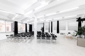 Un showroom 100% modulable dans le haut-Marais avec des volumes industriels. - Image 3