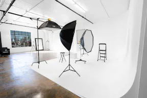 Modern Space w/ Natural Light and Cyc Wall- Industrial Construction Production Studio - Image 9