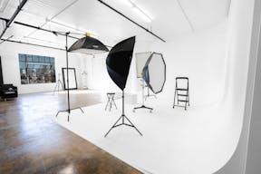 Modern Space w/ Natural Light and Cyc Wall- Industrial Construction Production Studio - Image 9