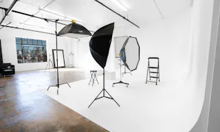 Modern Space w/ Natural Light and Cyc Wall- Industrial Construction Production Studio - Image 9