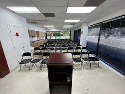 Spacious , quiet and clean room 127 at University of San Jose - Image 12