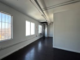 2 floor Big white open space with lights - Image 20