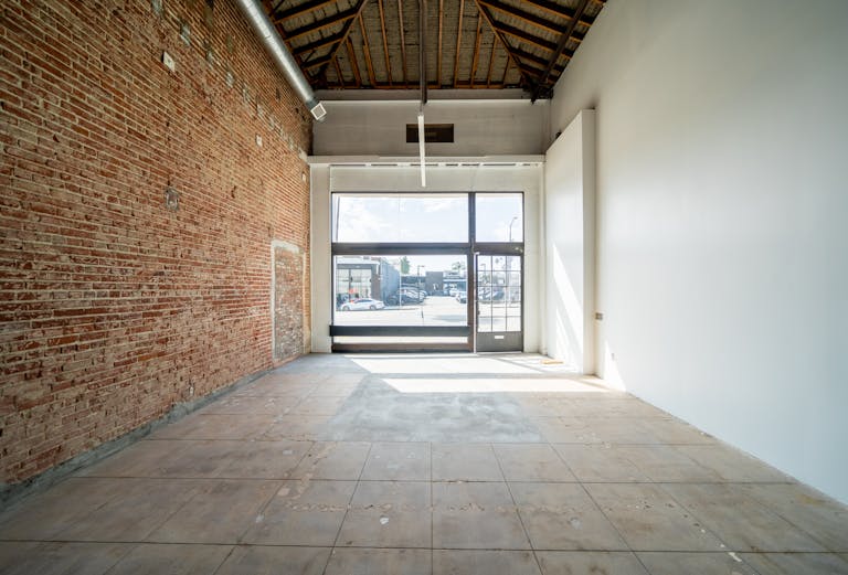 Stunning Retail Space on Iconic Sunset Boulevard - Image 3