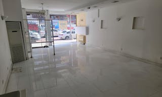 Prime location - Upper East St. Pop Up store Location ! - Image 11