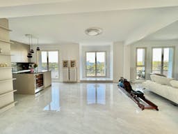 Showroom / Appartement avec vue sur la Fondation Louis Vuitton - Image 1