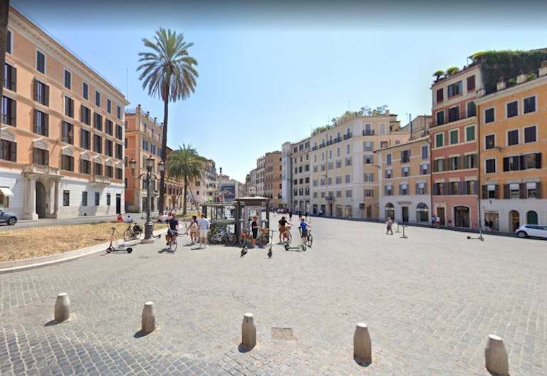 AAA-space on Piazza di Spagna - Image 2