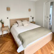 Bel appartement Haussmanien, alliant modernit� et cachet de l'ancien - Image 11
